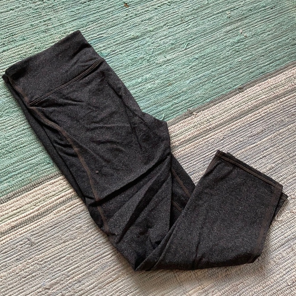 Gap Fit Grey heathered cropped leggings